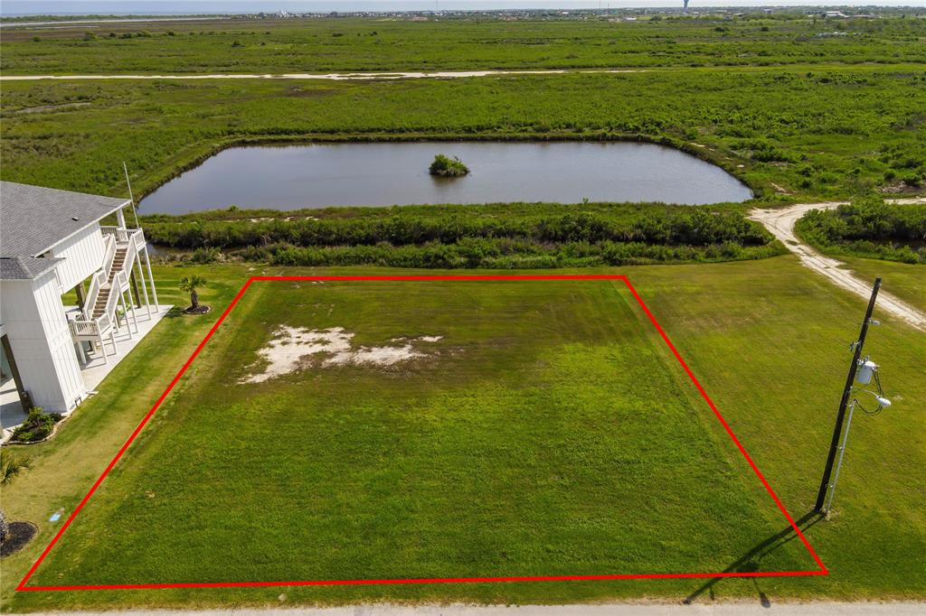 1170 Lagoon Drive, Crystal Beach, Texas image 1