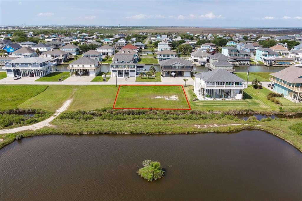 1170 Lagoon Drive, Crystal Beach, Texas image 5