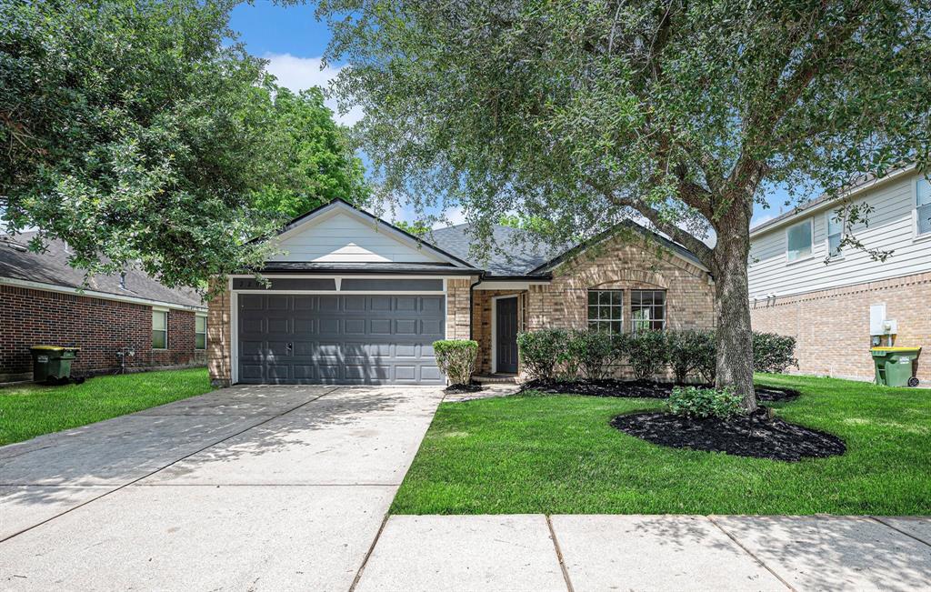 2204 Ames Street, Pearland, Texas image 1