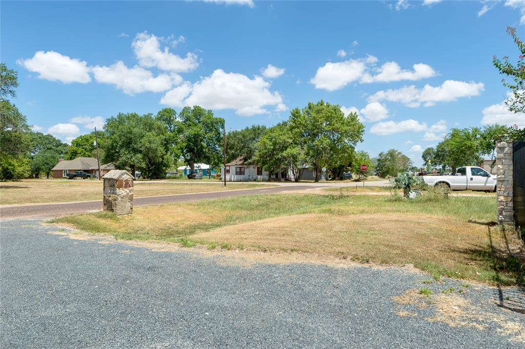 1020 2nd Street, Hempstead, Texas image 35