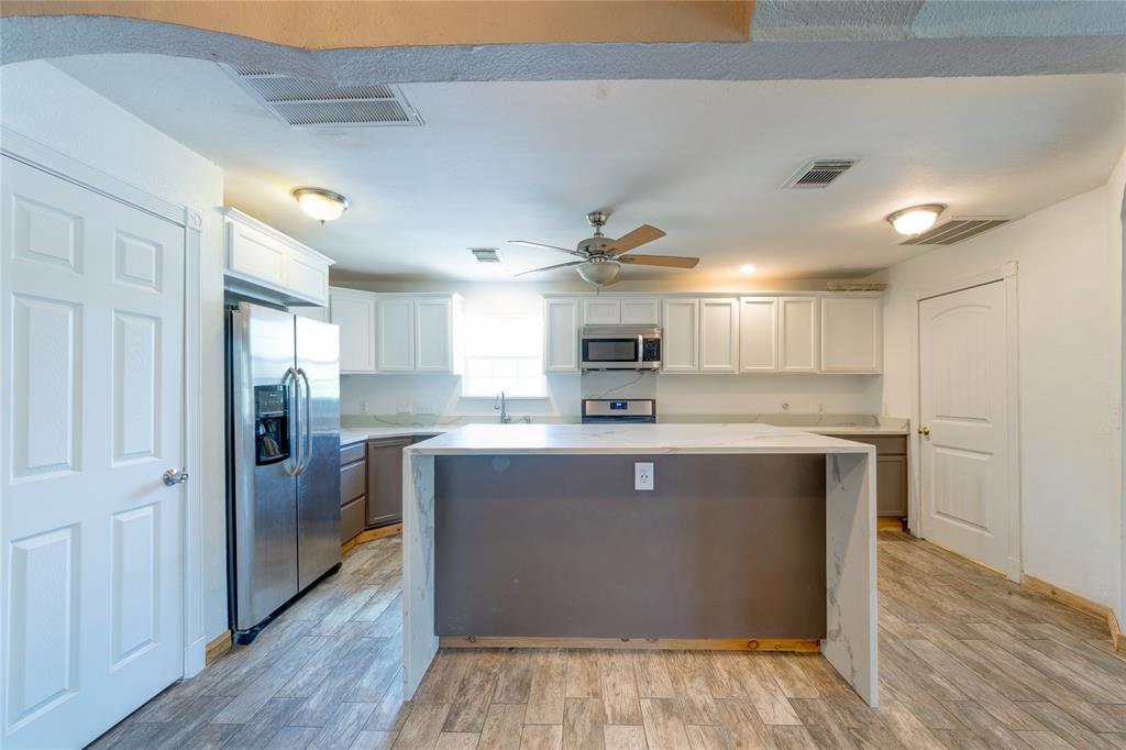 1020 2nd Street, Hempstead, Texas image 9