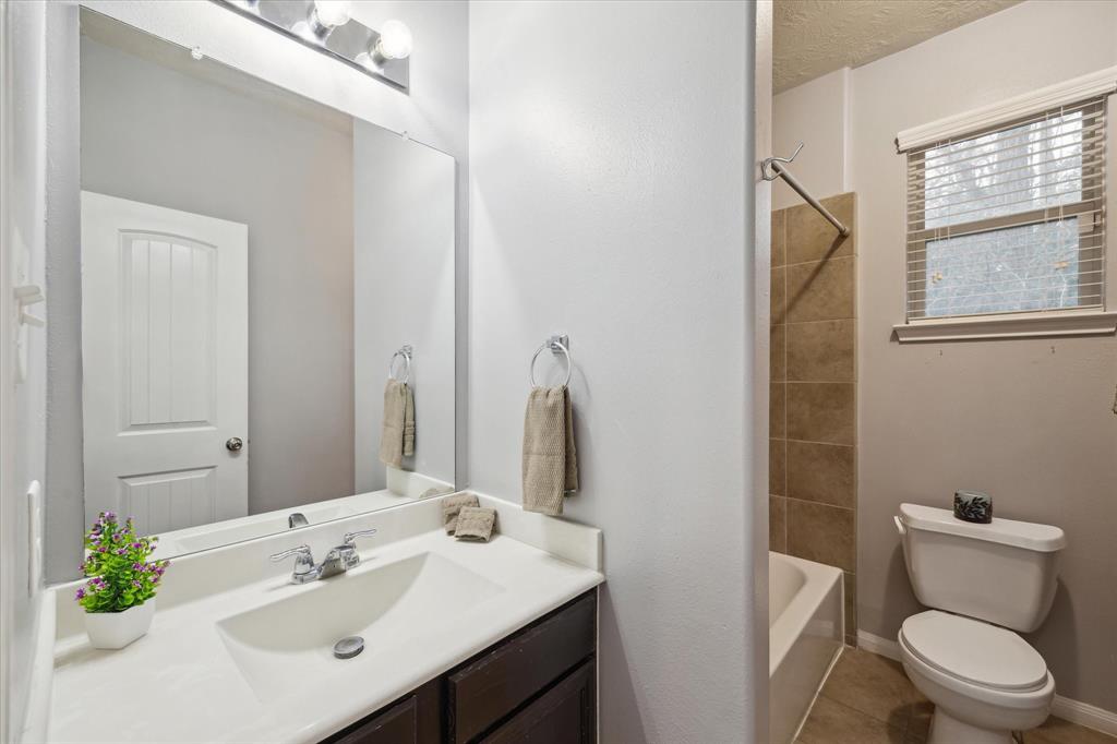 3606 Spy Glass Hill Drive, Montgomery, Texas image 16