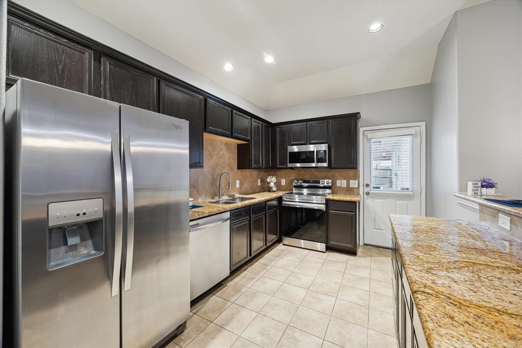 3606 Spy Glass Hill Drive, Montgomery, Texas image 8