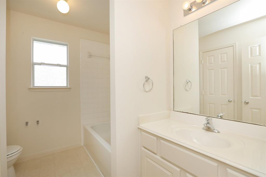 2202 Sugar Hill Drive, Deer Park, Texas image 32