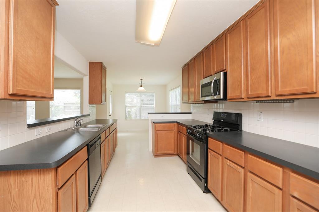 2202 Sugar Hill Drive, Deer Park, Texas image 13
