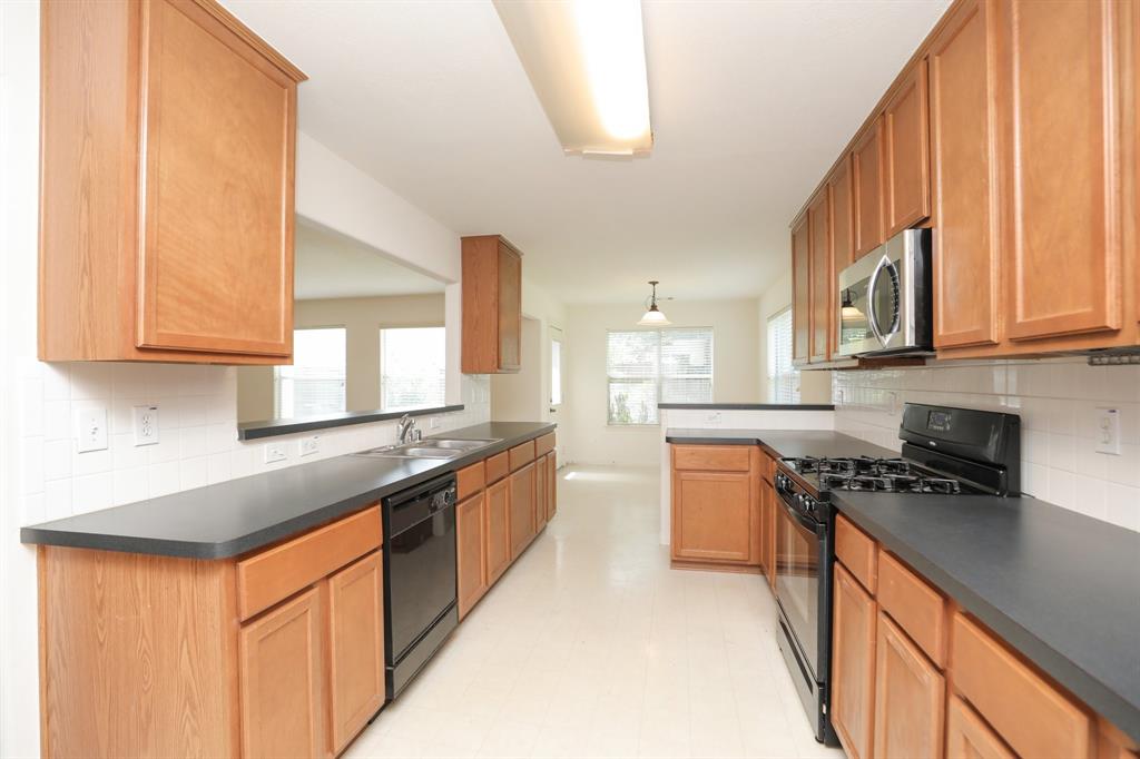 2202 Sugar Hill Drive, Deer Park, Texas image 12