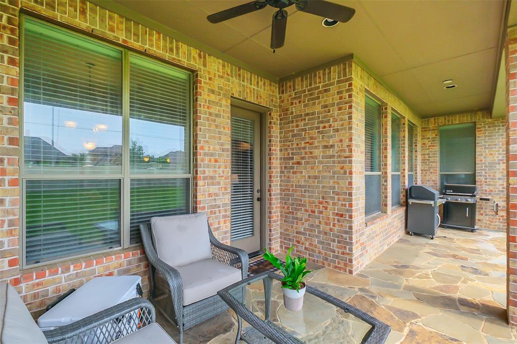 2810 Red Maple Drive