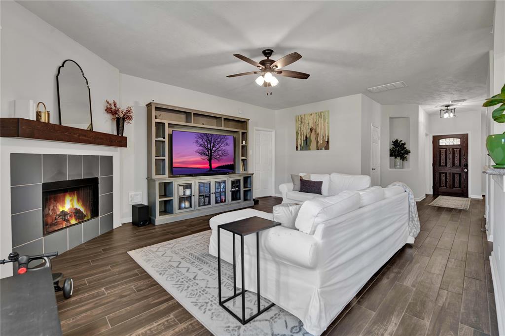 19106 Spring Meadows Lane, Richmond, Texas image 2