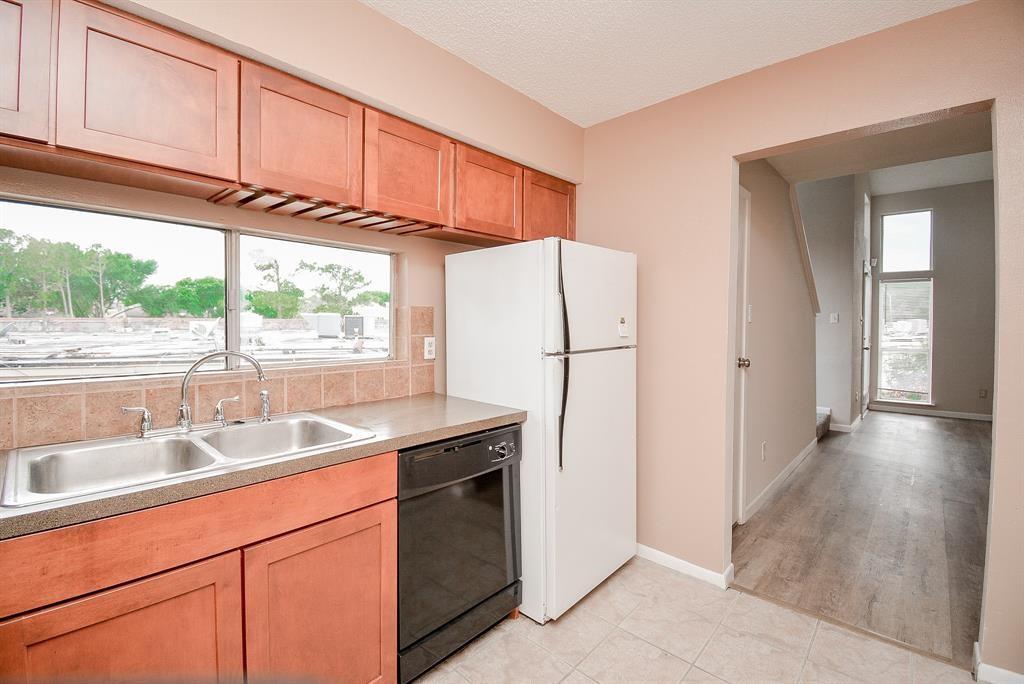 10855 Meadowglen Lane 721