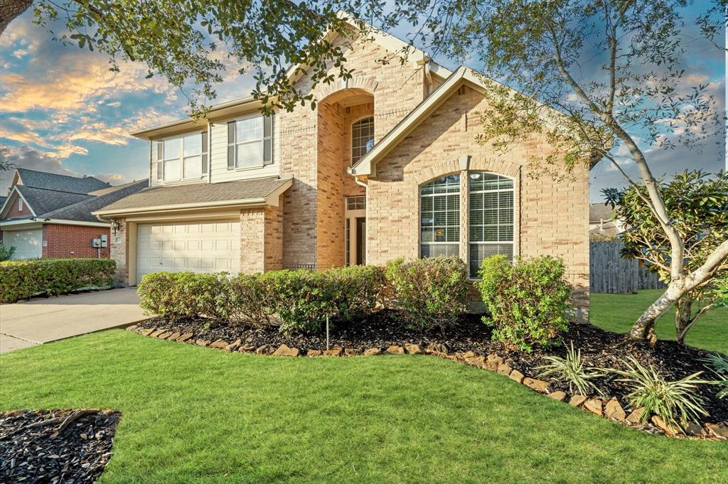 12003 Dawn Mist Court, Pearland, Texas image 1