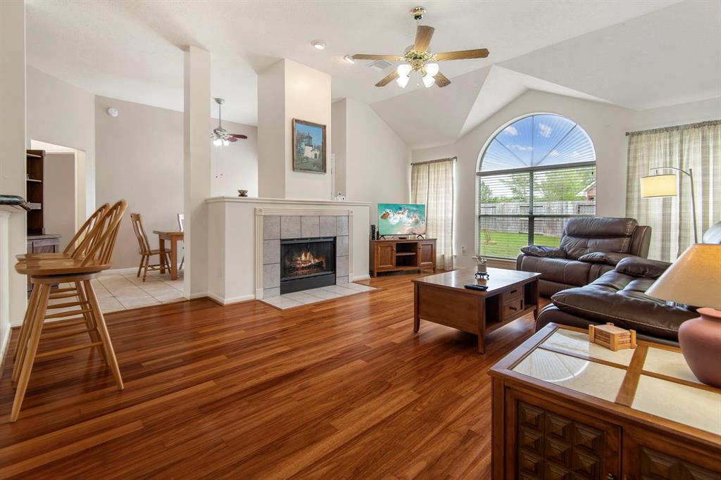 8822 Wilbarger Circle, Houston, Texas image 2