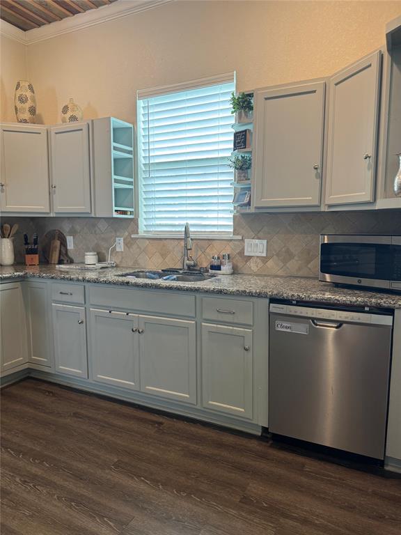 200 E Saint Charles Street, Weimar, Texas image 7