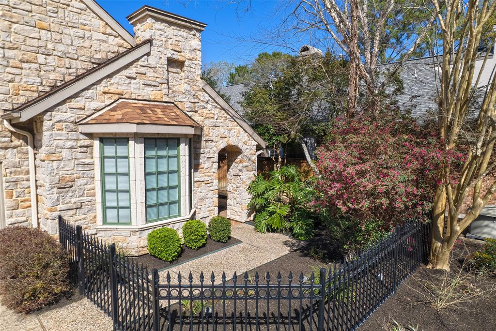 1315 Avon Way, Houston, Texas image 3