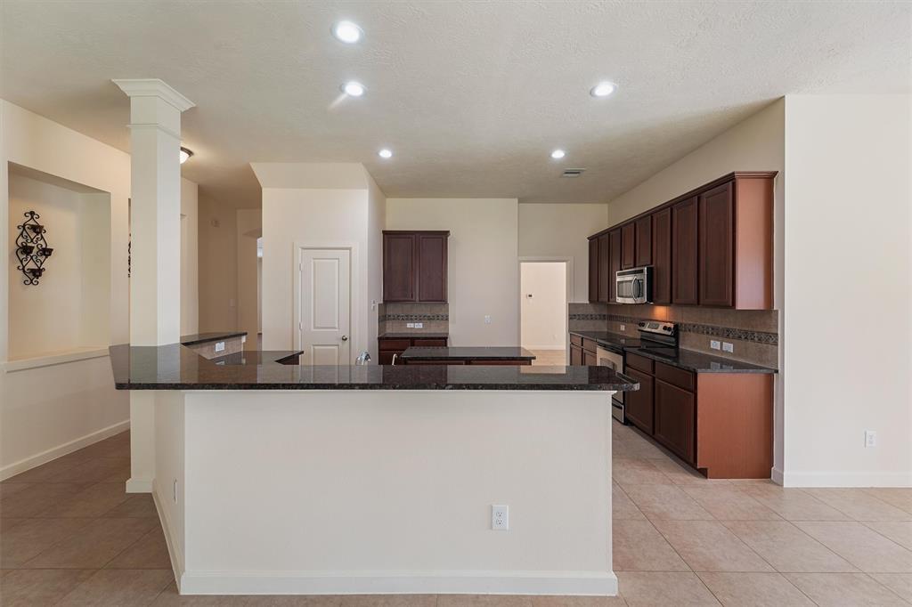 3635 Sunlight Hill Lane, Spring, Texas image 10