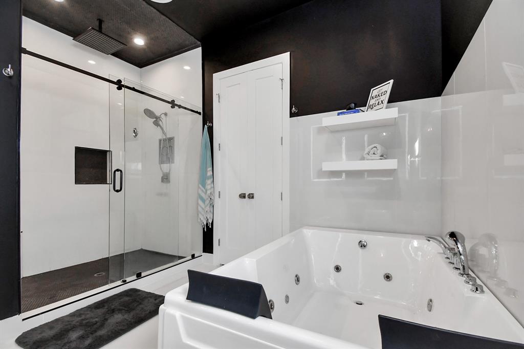 2303 Yupon Street, Houston, Texas image 31