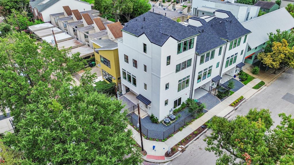 2303 Yupon Street, Houston, Texas image 4