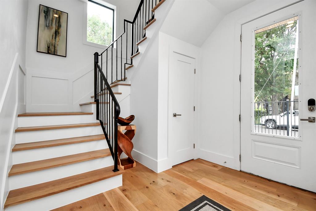 2303 Yupon Street, Houston, Texas image 9