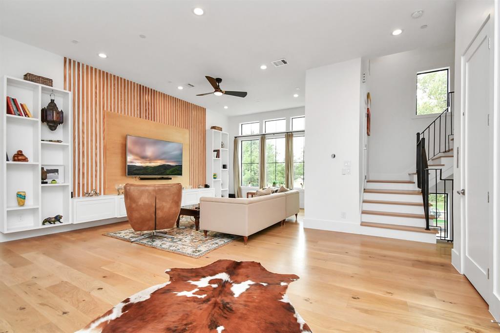 2303 Yupon Street, Houston, Texas image 13