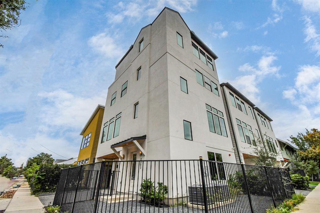 2303 Yupon Street, Houston, Texas image 1