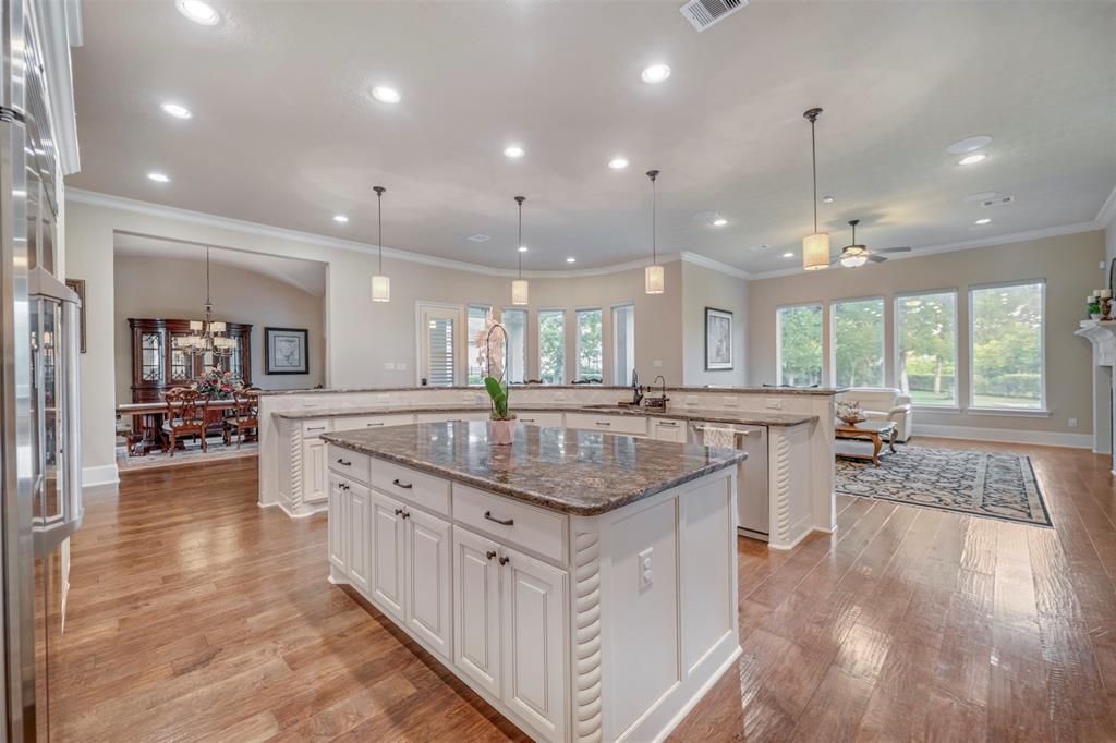 5023 Tillbuster Ponds Court, Sugar Land, Texas image 6