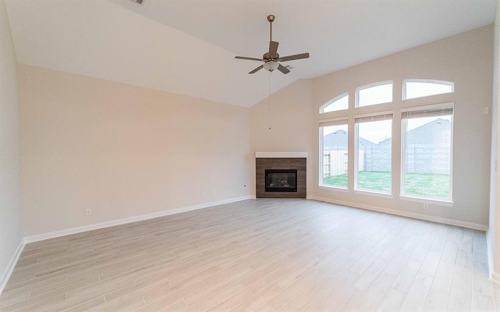 21310 Harbor Green Lane