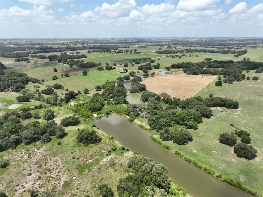 193 Cr 261, Moulton, Texas image 8