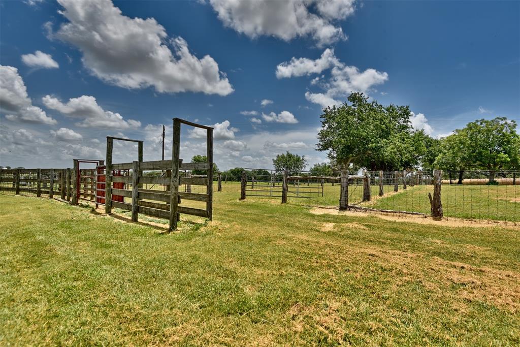 193 Cr 261, Moulton, Texas image 37