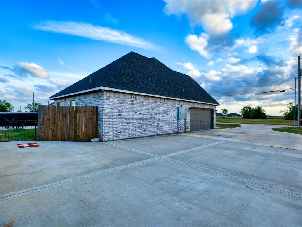 520 Angus Trail, Angleton, Texas image 41