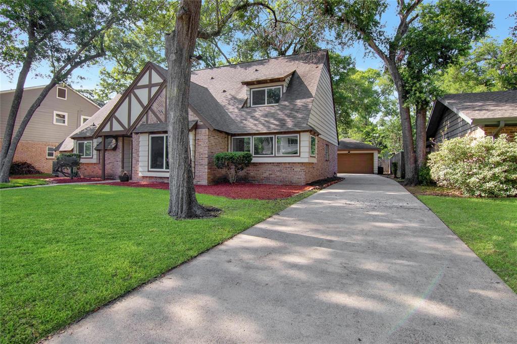 427 Pebblebrook Drive