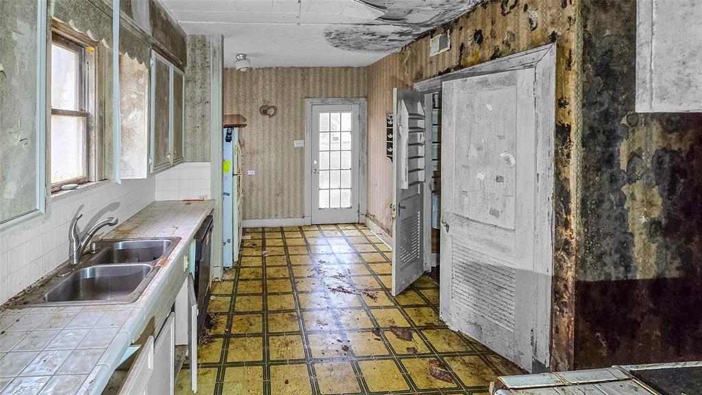 2710 French Road, Beaumont, Texas image 5