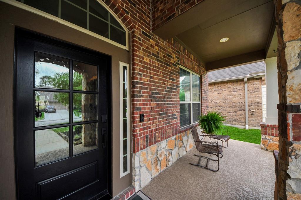 8130 Caroline Ridge Drive, Humble, Texas image 5