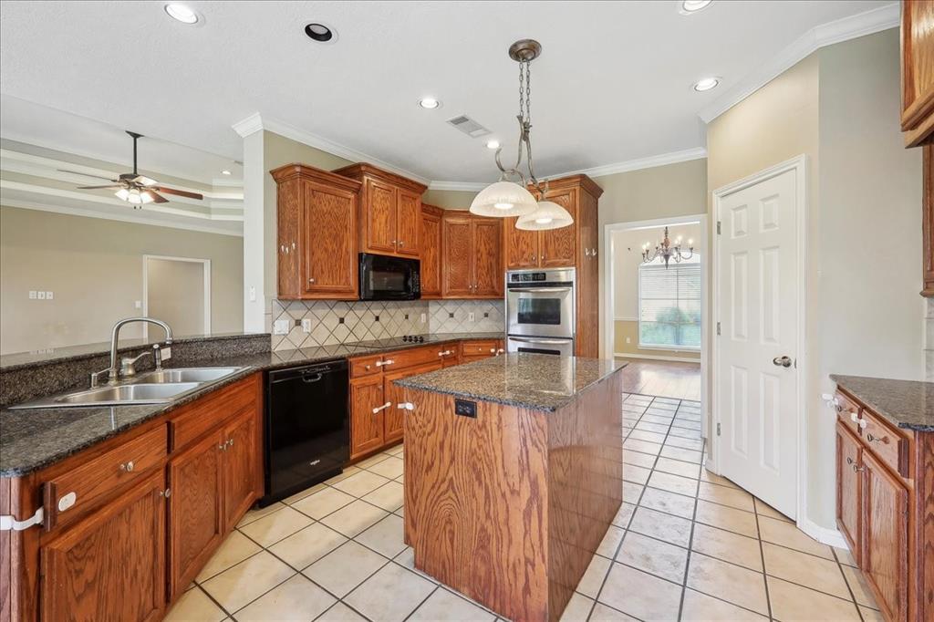 6180 Gracemount Lane, Beaumont, Texas image 13