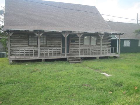 A home in Brazoria