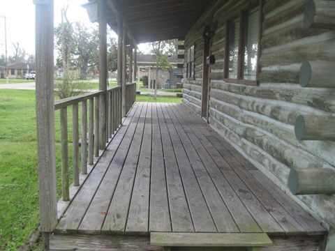 A home in Brazoria