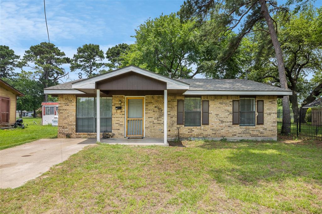906 W 3rd Street, Hearne, Texas image 1