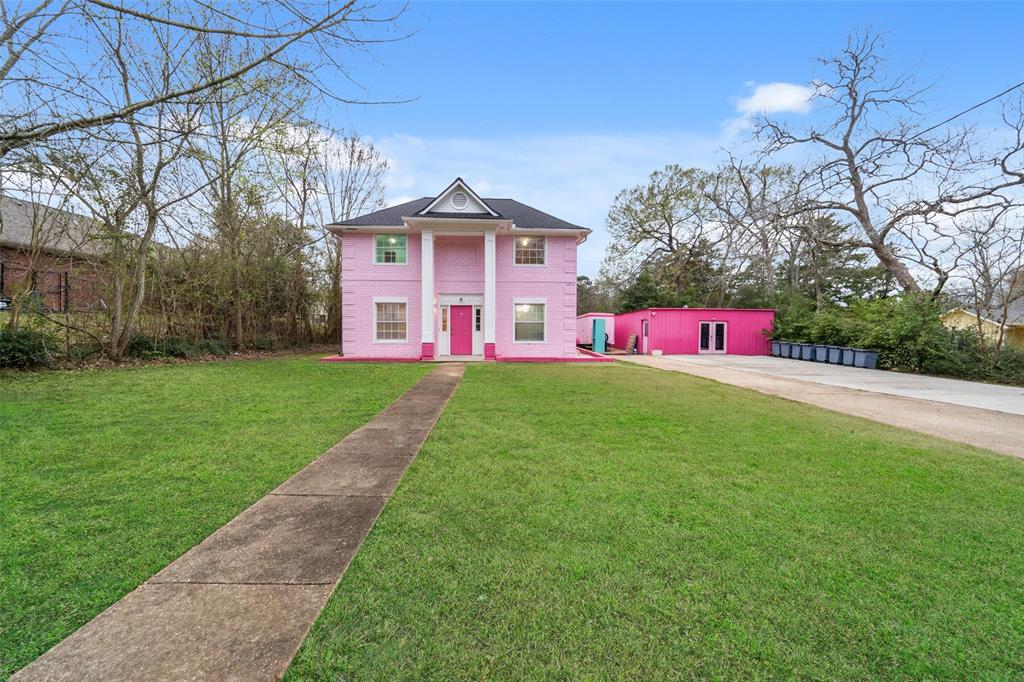 1406 Avenue Q, Huntsville, Texas image 3