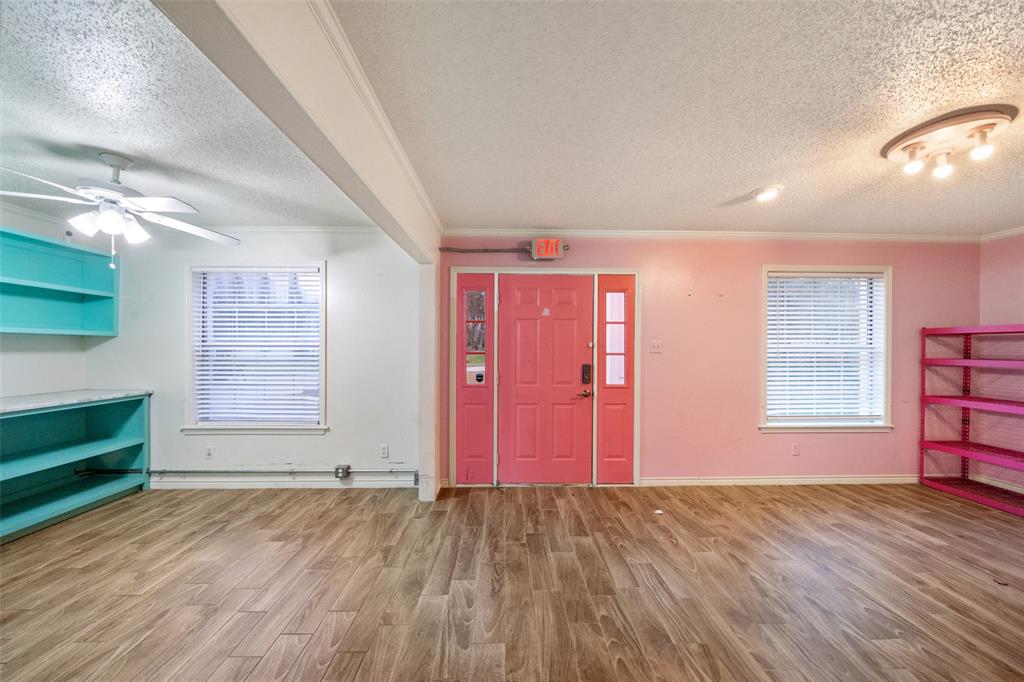 1406 Avenue Q, Huntsville, Texas image 6