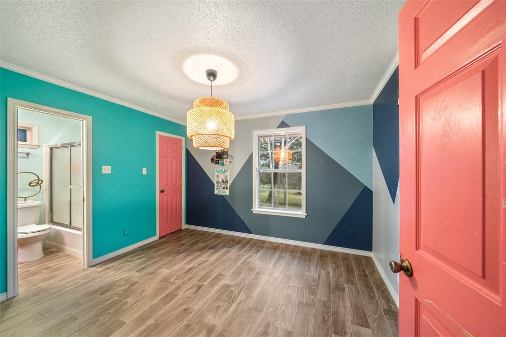 1406 Avenue Q, Huntsville, Texas image 16