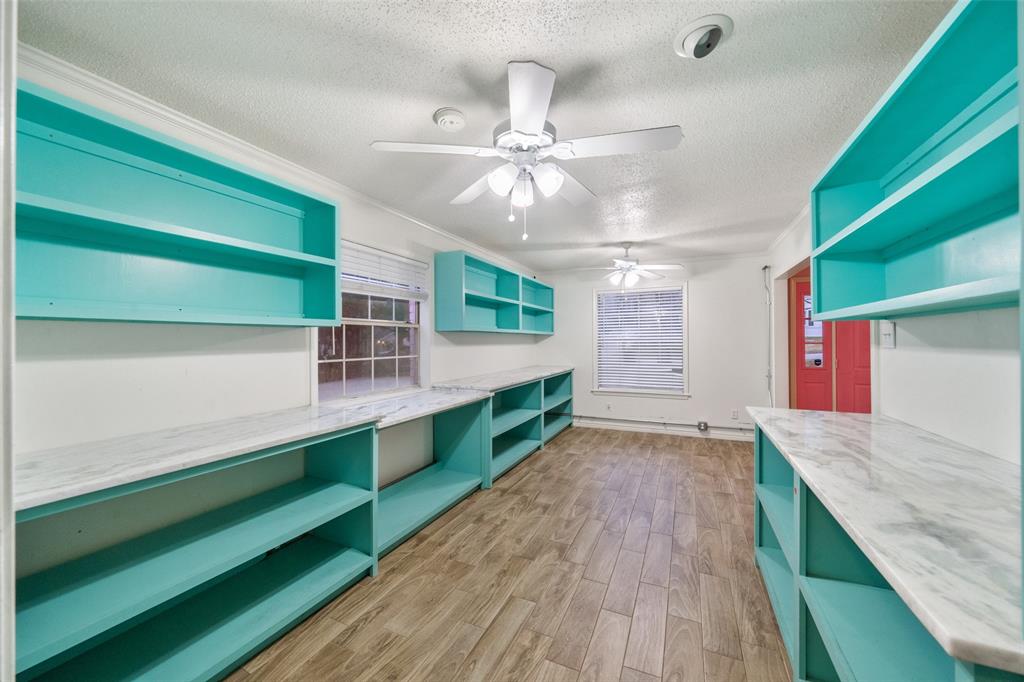 1406 Avenue Q, Huntsville, Texas image 17