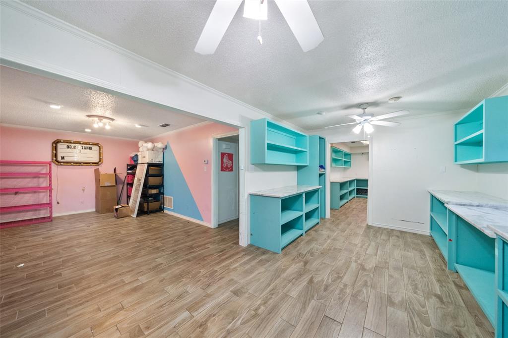 1406 Avenue Q, Huntsville, Texas image 21