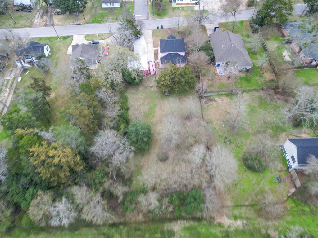 1406 Avenue Q, Huntsville, Texas image 31