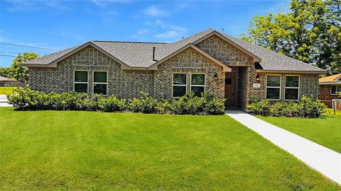 A home in La Porte