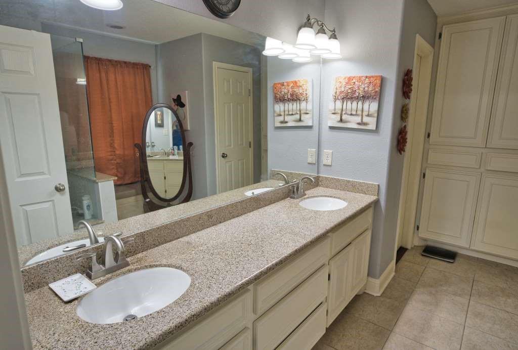 103 Robin Trail, Richwood, Texas image 19