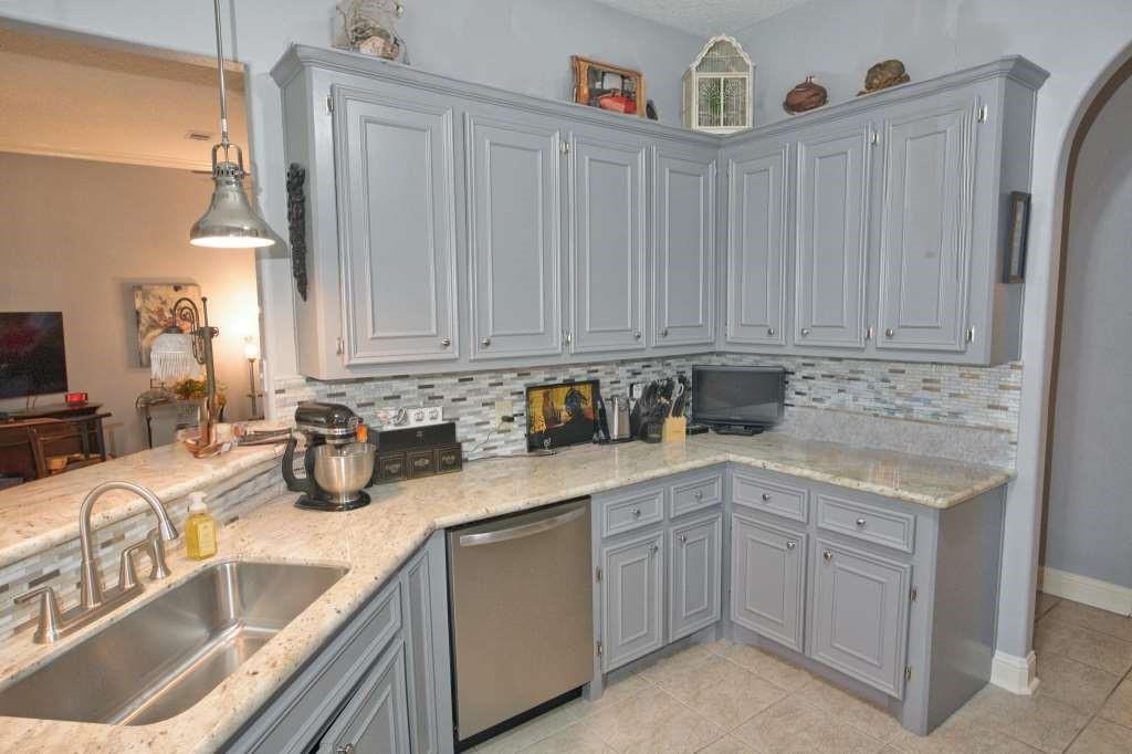 103 Robin Trail, Richwood, Texas image 7
