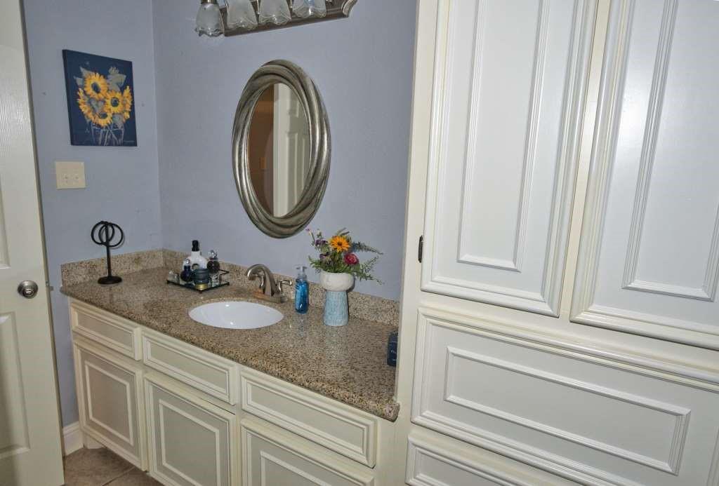 103 Robin Trail, Richwood, Texas image 14