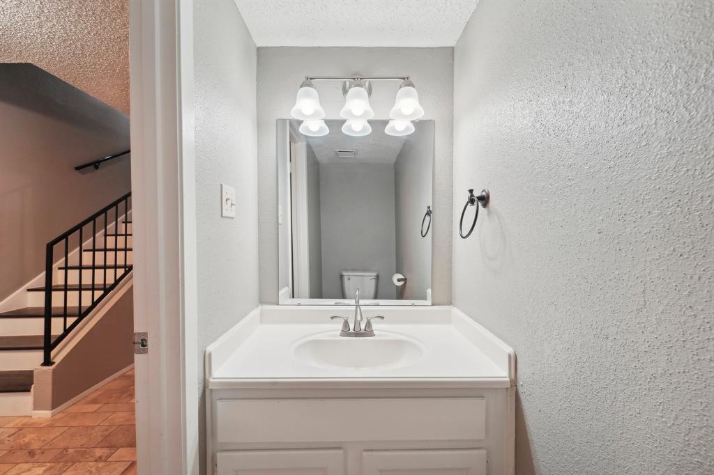 15353 Falmouth Avenue #2, Houston, Texas image 32