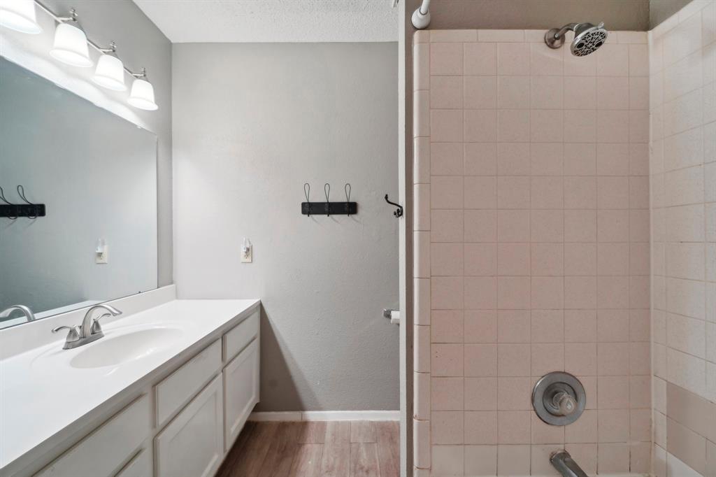 15353 Falmouth Avenue #2, Houston, Texas image 27