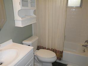 16523 Barcelona Drive, Friendswood, Texas image 13