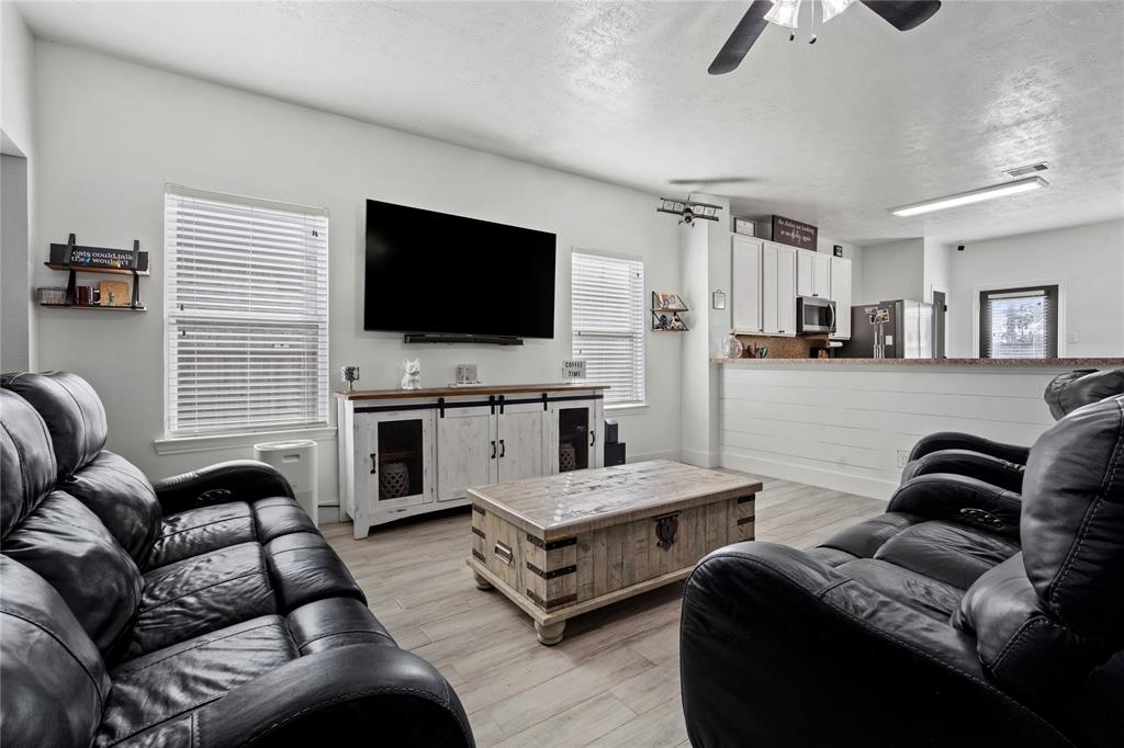 7529 Topaz Way, Texas City, Texas image 9