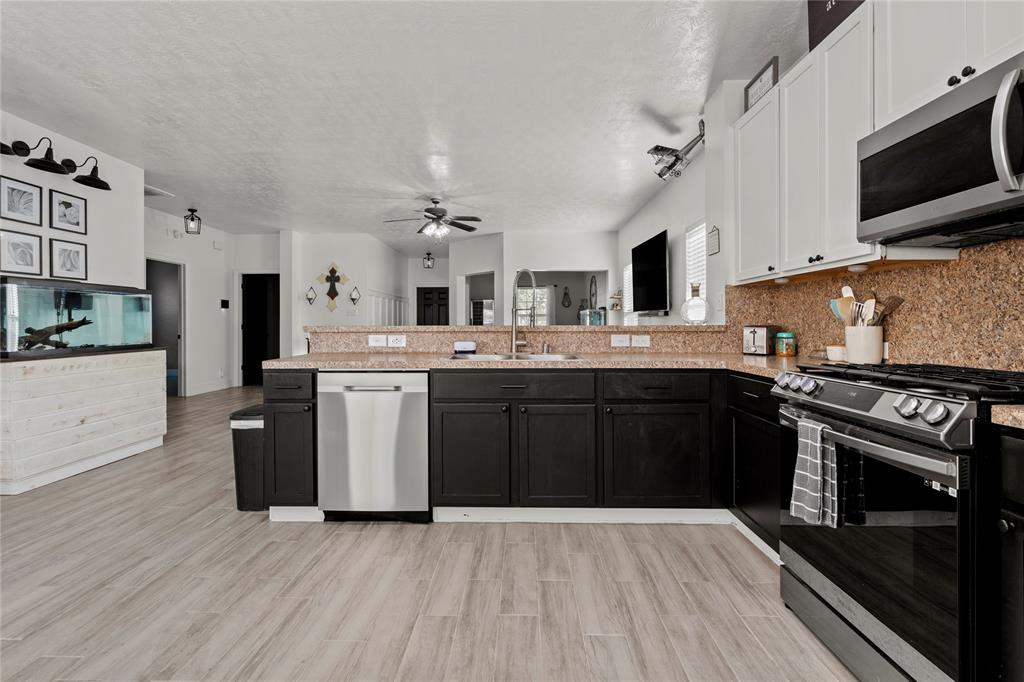 7529 Topaz Way, Texas City, Texas image 12
